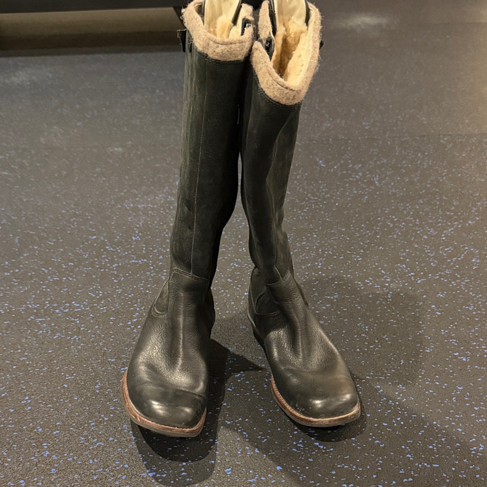UGG Black Leather Winter Boots with Cream Lining